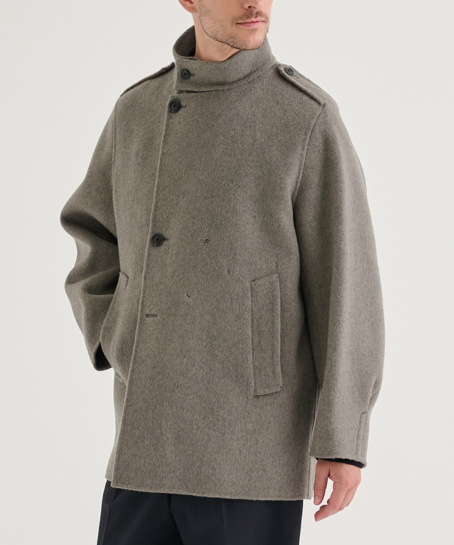 EPAULET STAND COLLAR HALF COAT