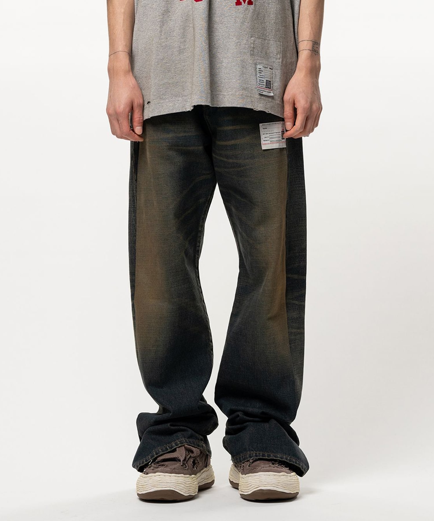 A17PT024 FOLDED 12oz JEANS