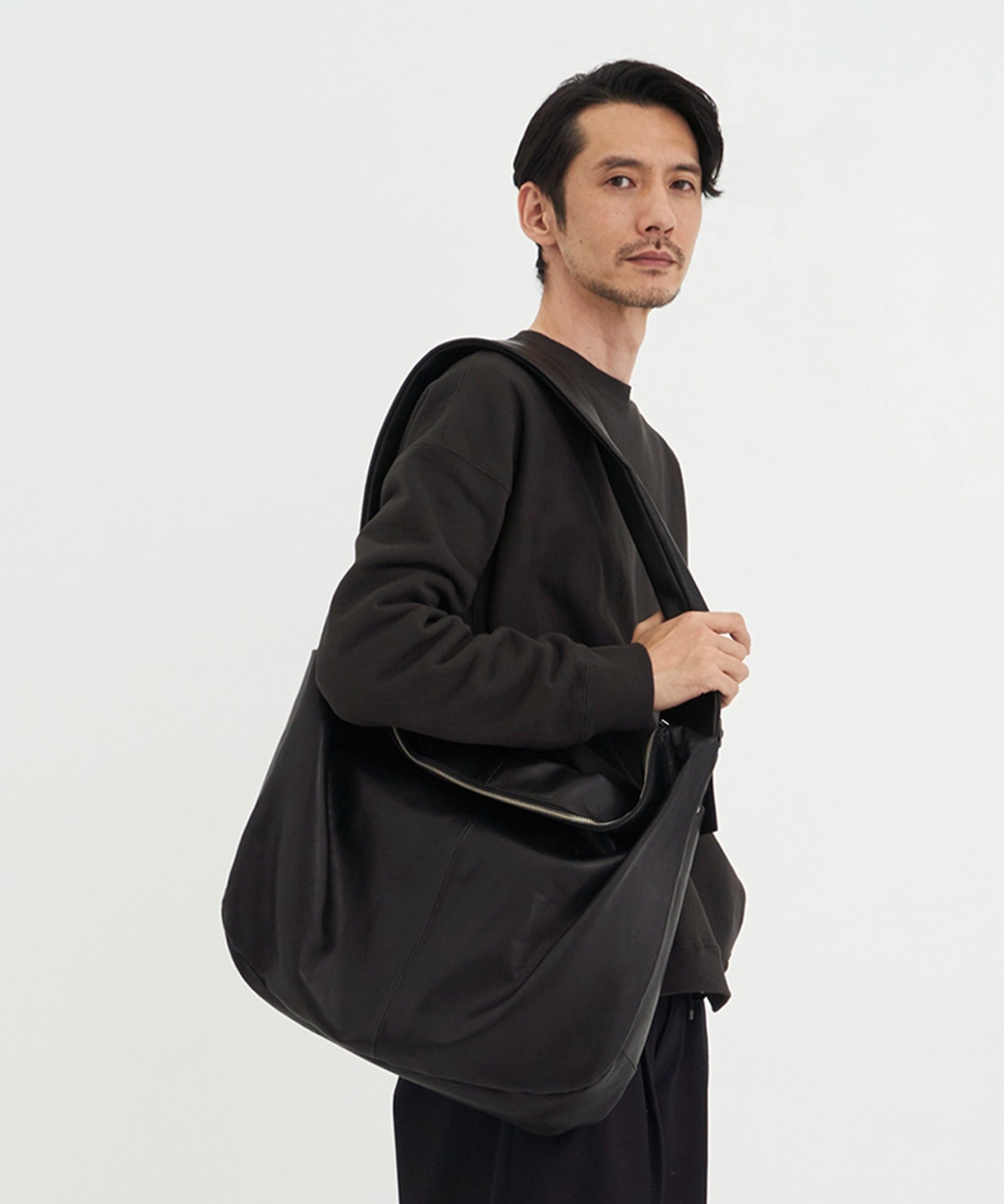 【シュタイン】ST.1674 GOAT LEATHER SHIRRING HANDLE SHOULDER BAG