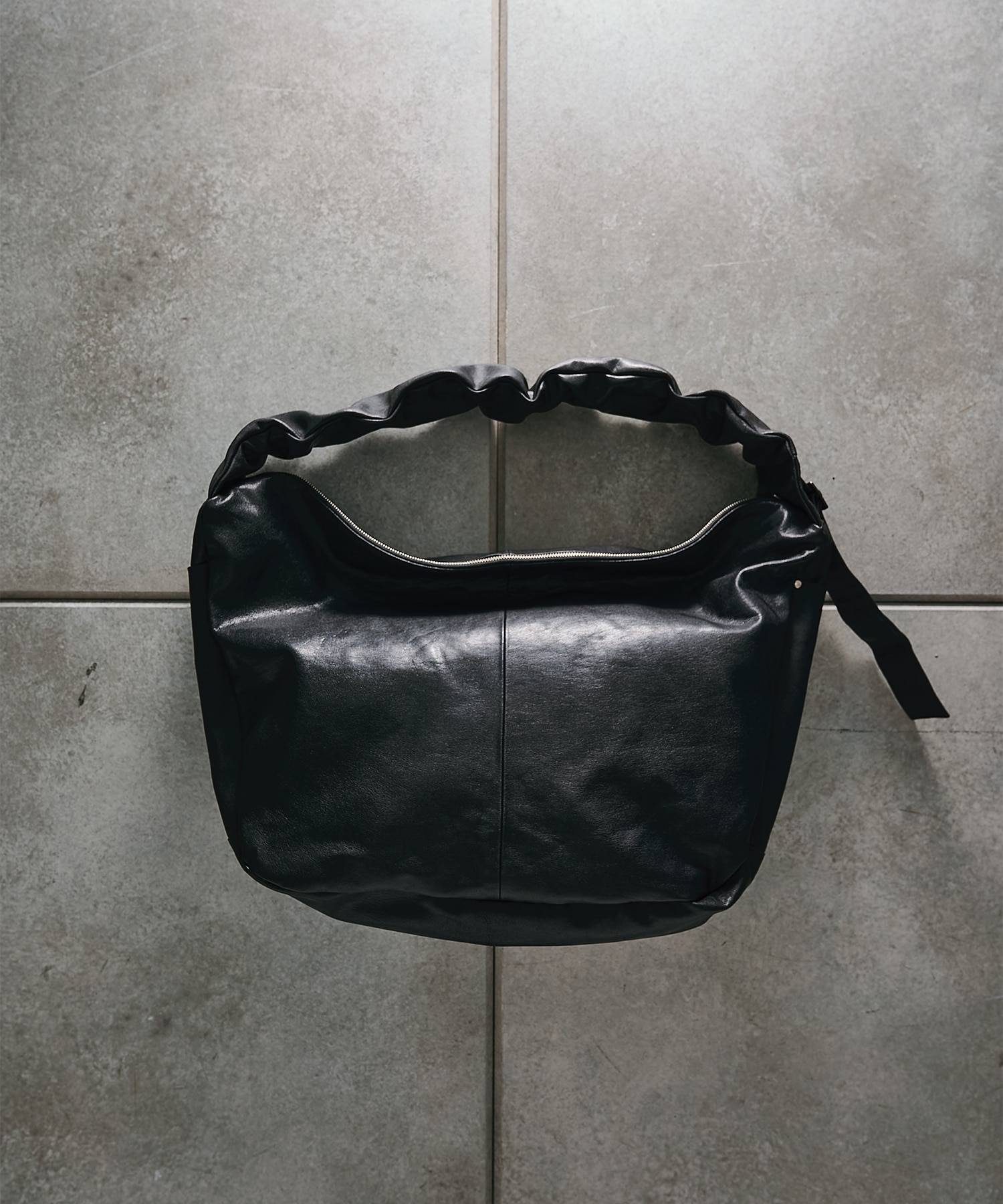 【シュタイン】ST.1674 GOAT LEATHER SHIRRING HANDLE SHOULDER BAG