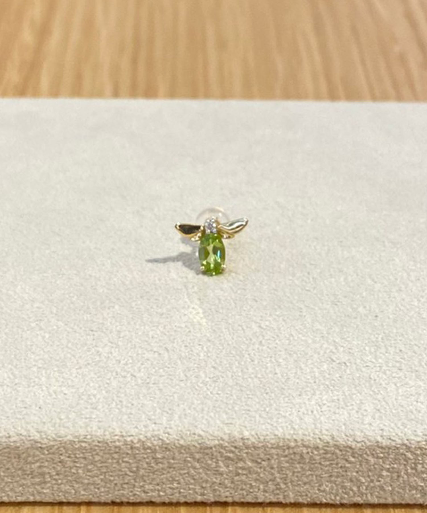 ミニハニービーイヤリング/Mini Honeybee Earring
