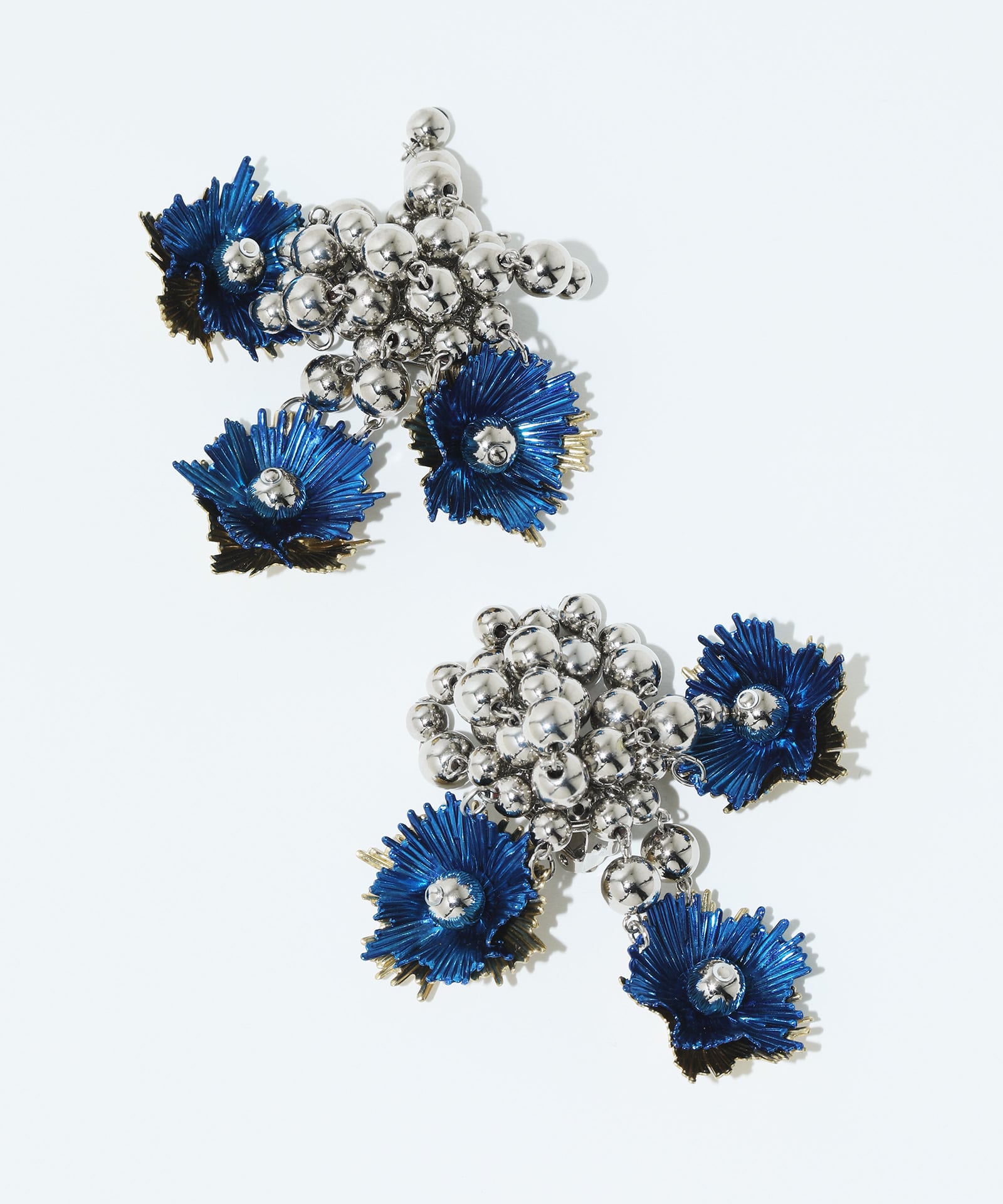 Flower motif earrings