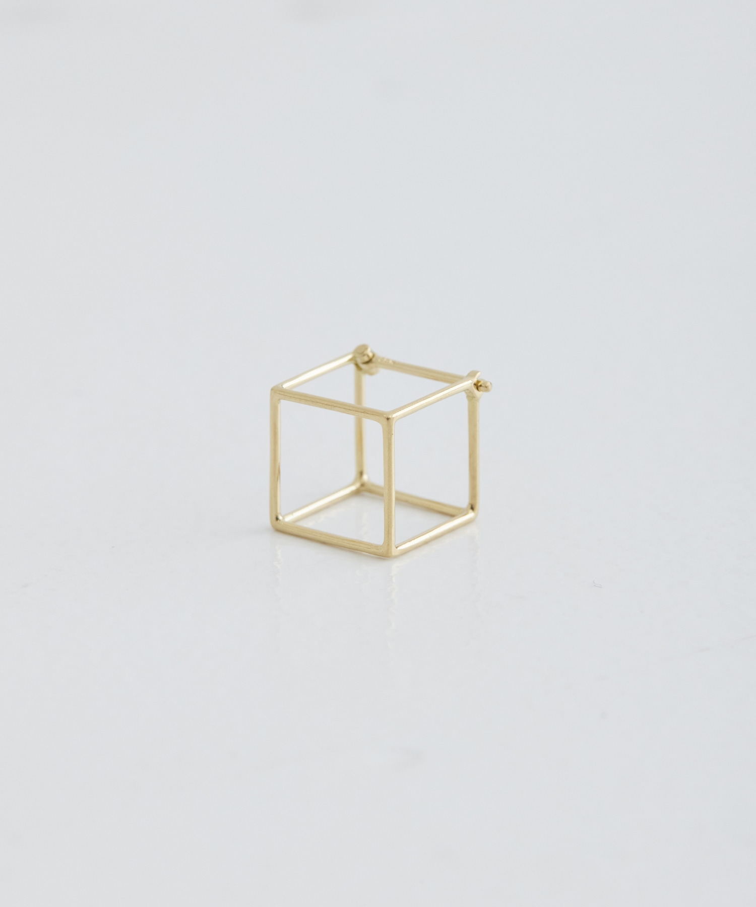 SQUARE PIERCE 10