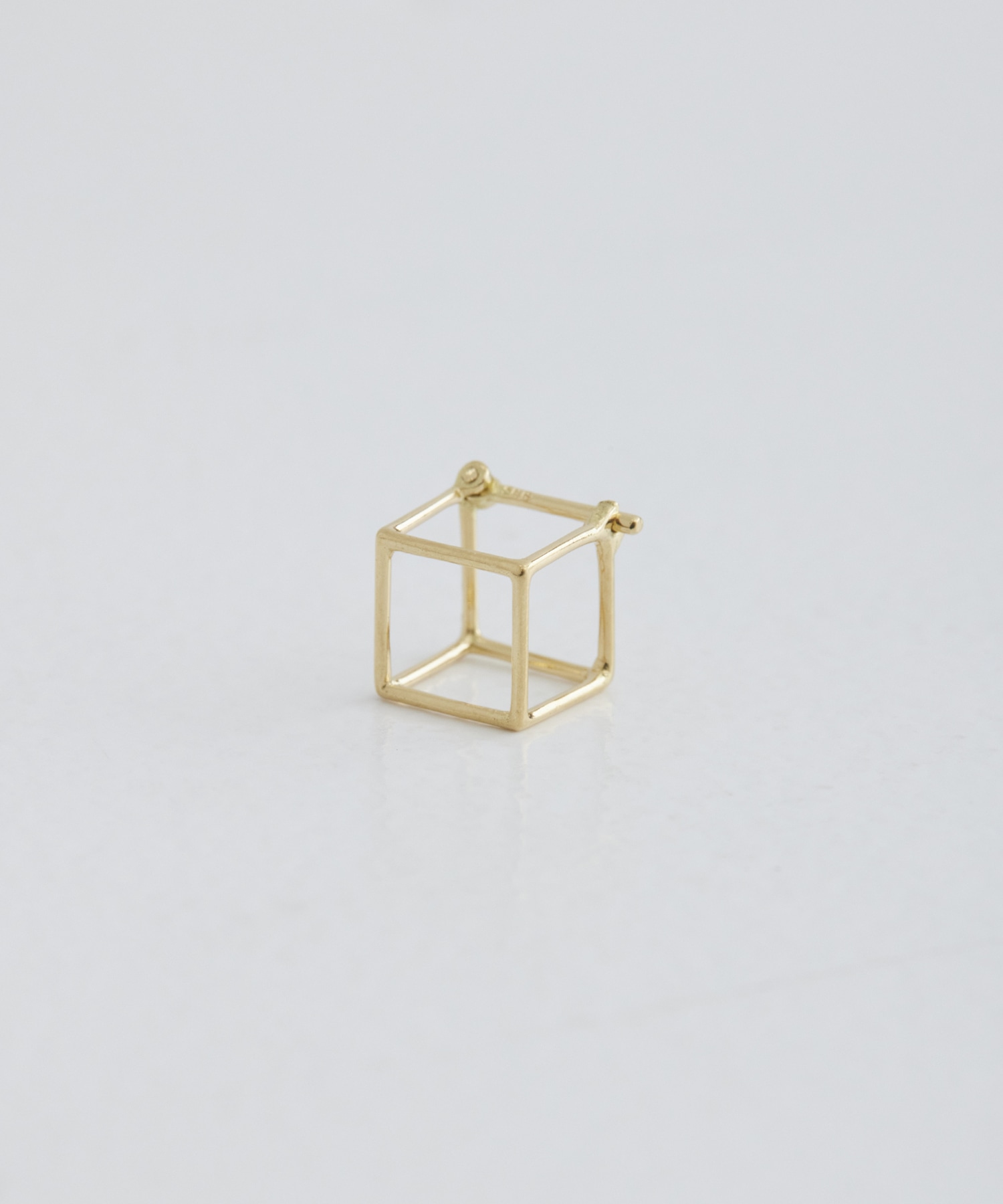 SQUARE PIERCE 7