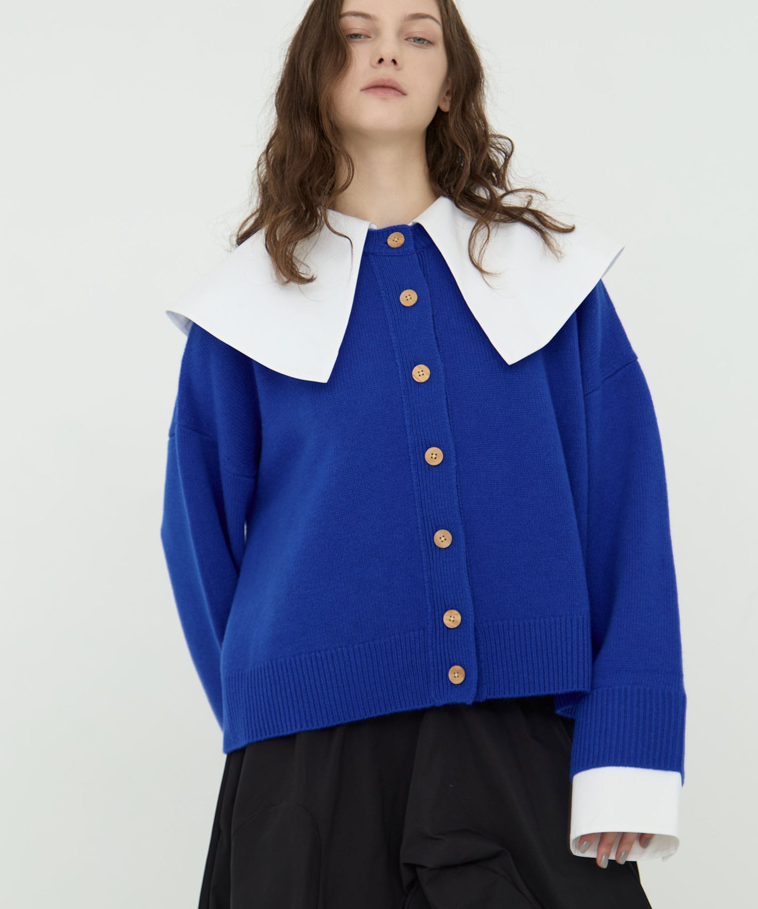 CLASSICAL COLLAR CARDIGAN