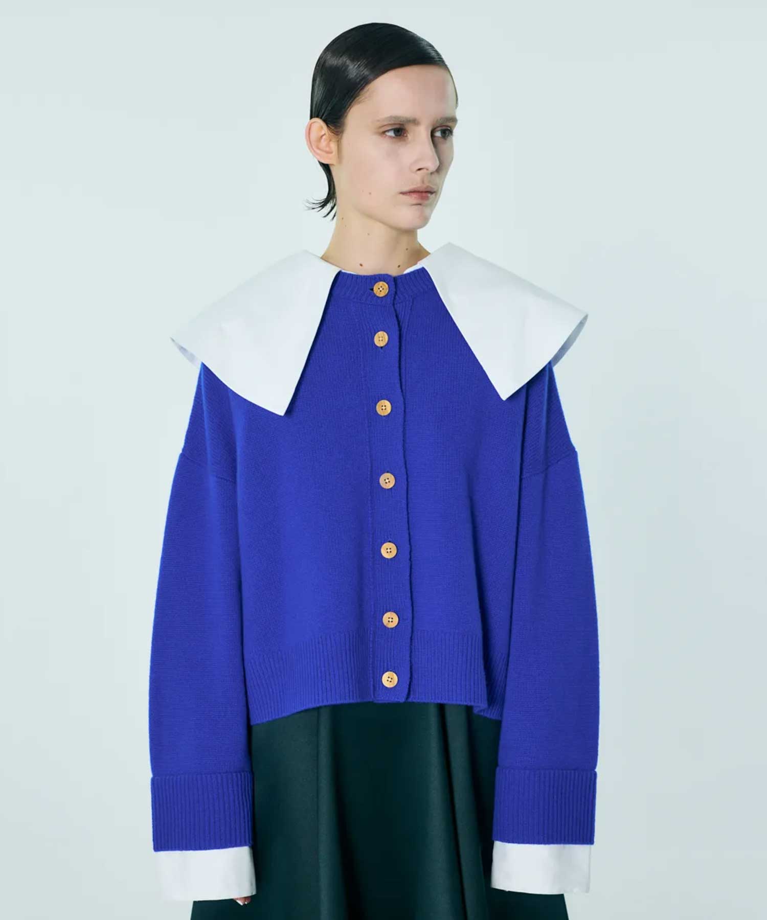 CLASSICAL COLLAR CARDIGAN