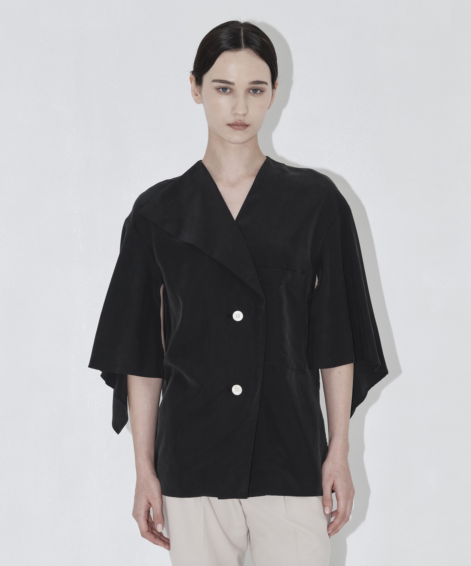 Liese panel sleeve shirt BK