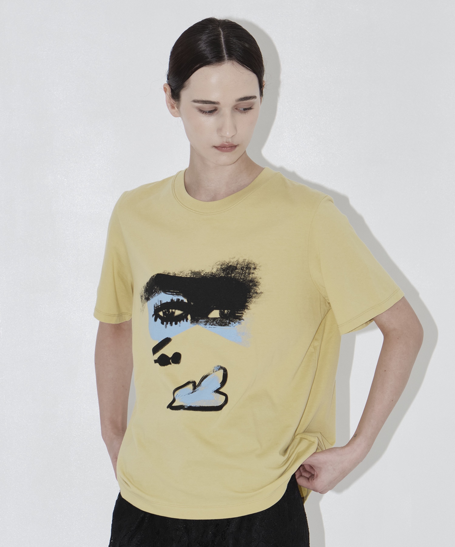 EX.Graphic Art Tee B