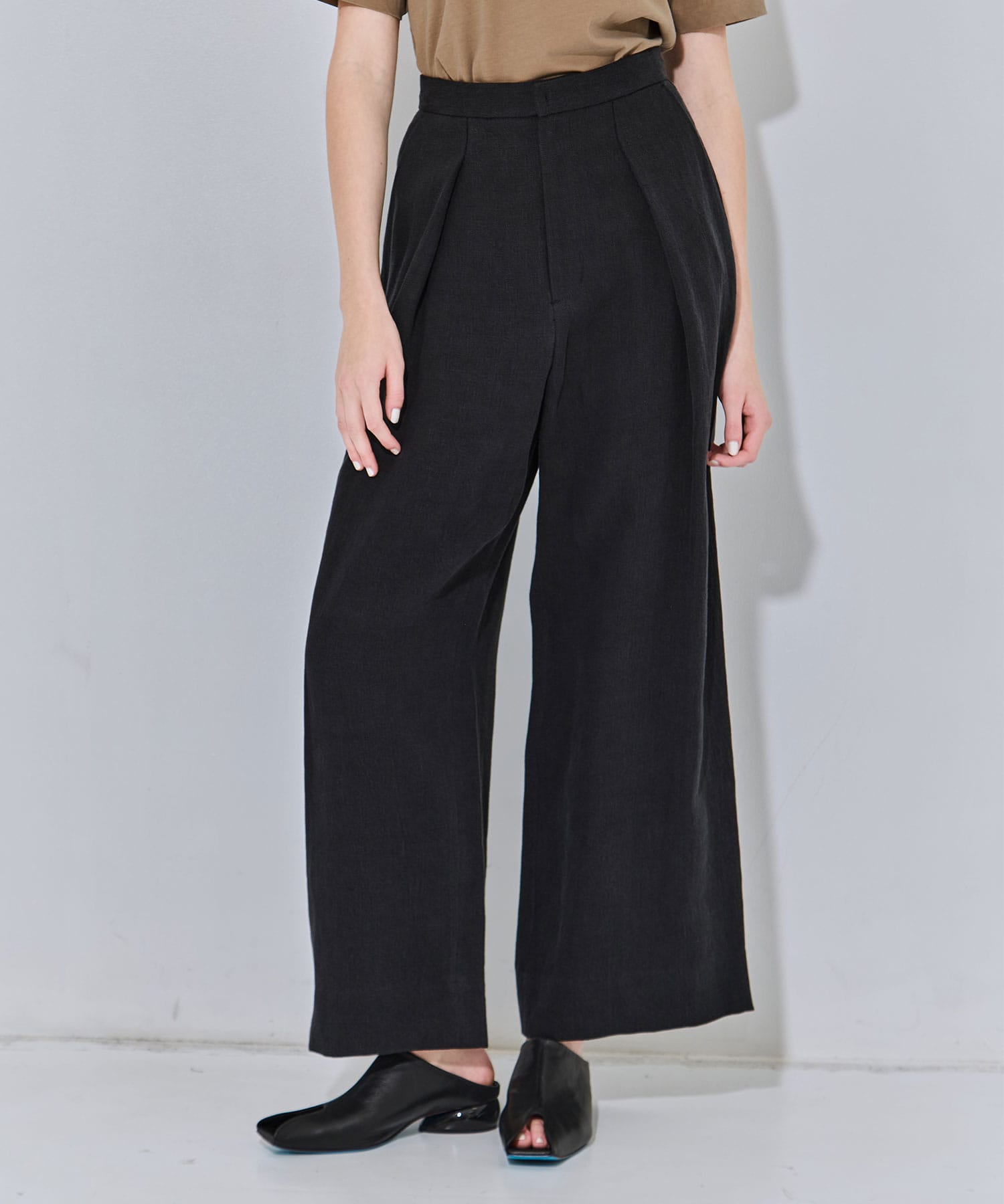 LINEN TWILL TUCKED EASY PANTS