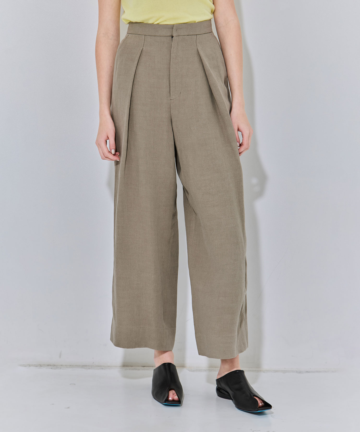 LINEN TWILL TUCKED EASY PANTS