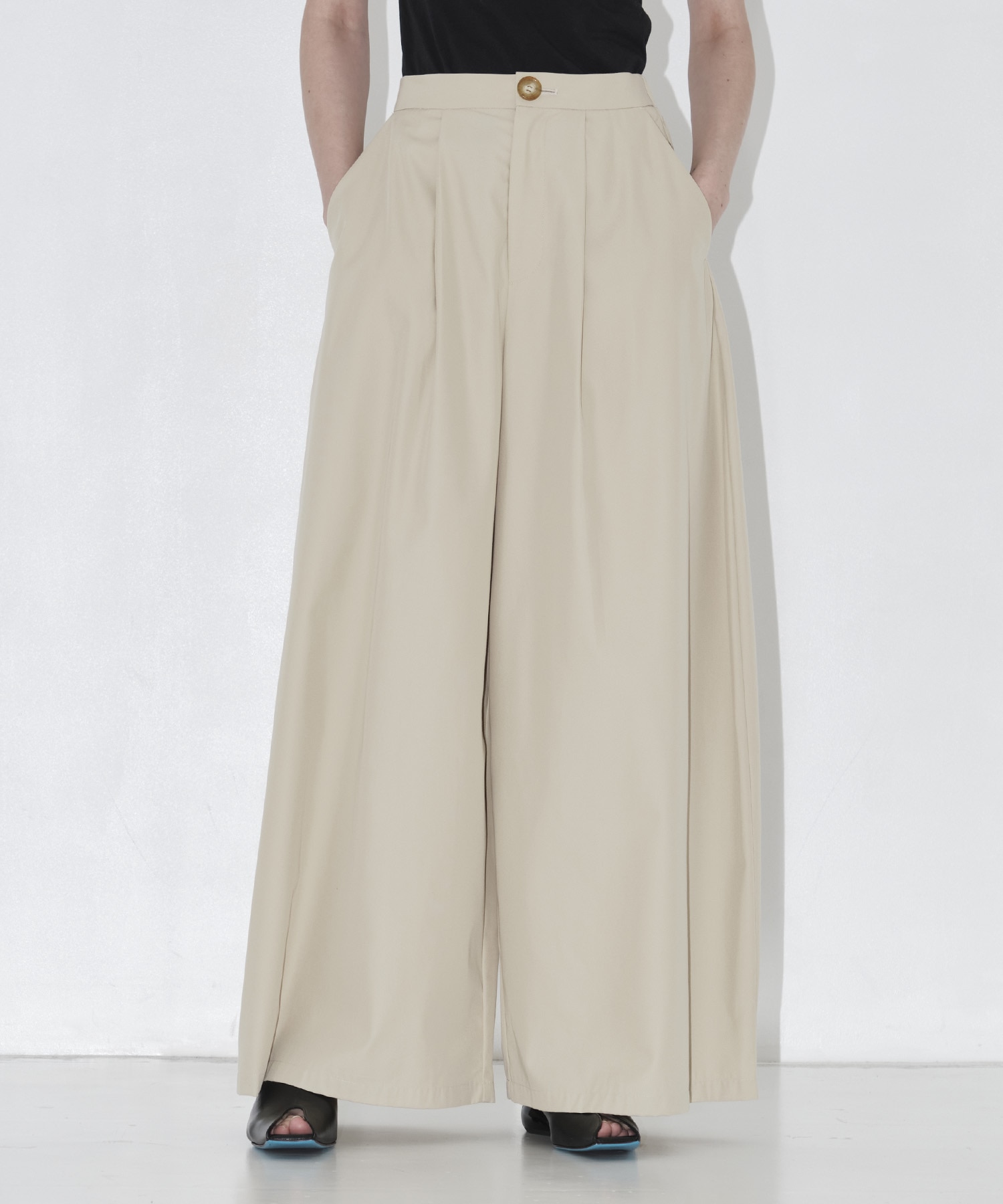 tuck wide pants