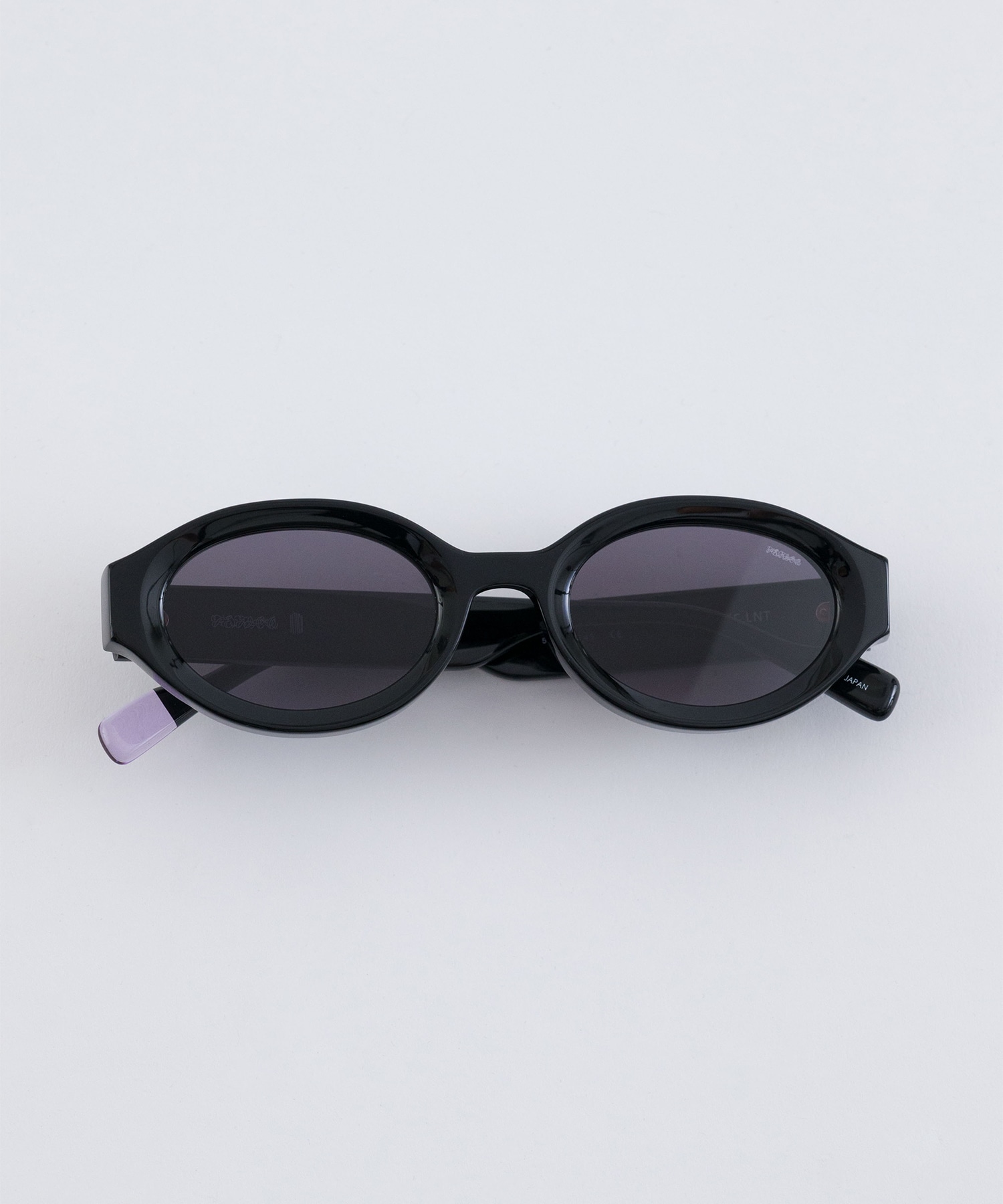 × BLANC OVAL TELEVISION-CUT SUNGLASSES