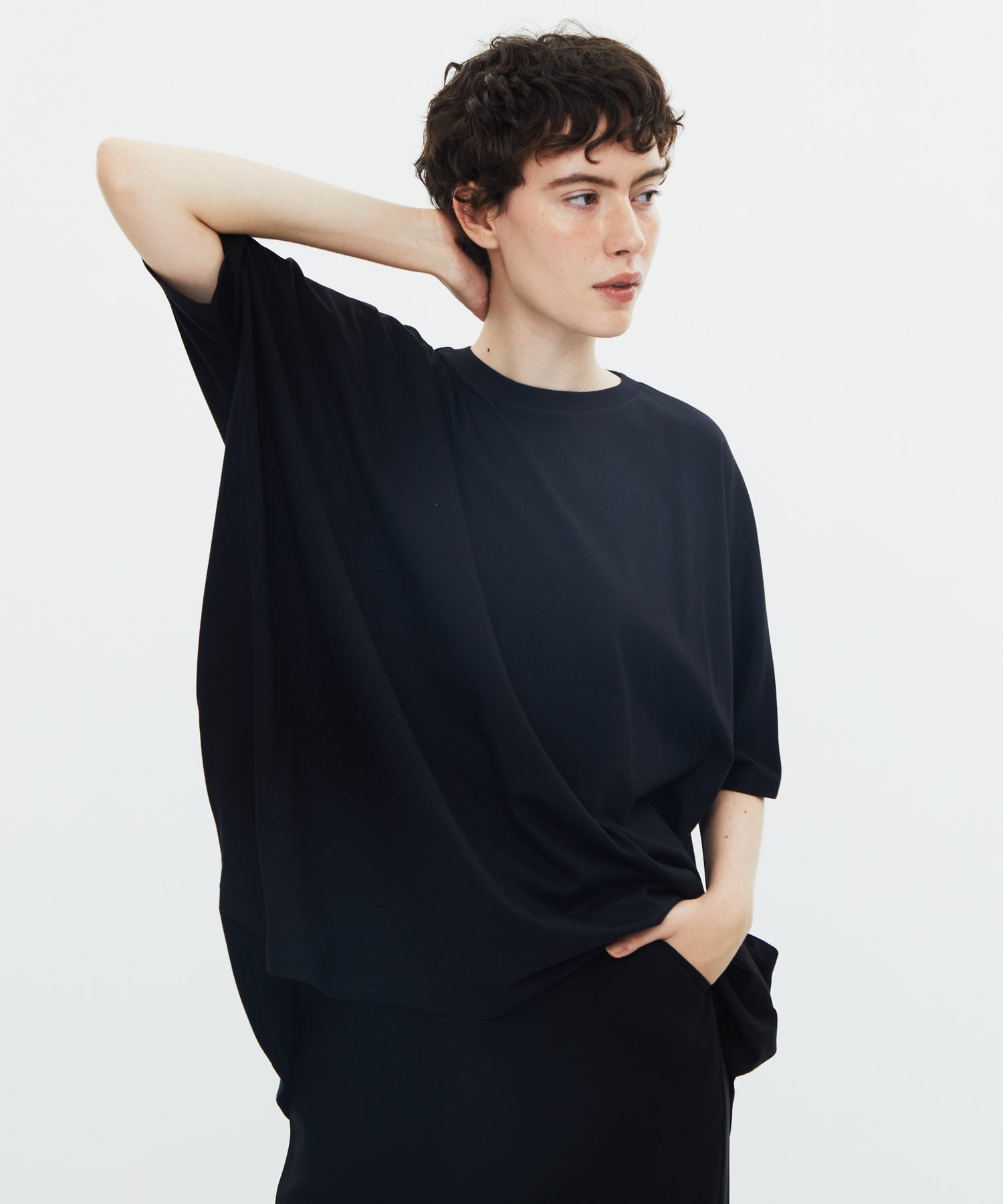 HALF-SLEEVES HEXAGON T-SHIRT