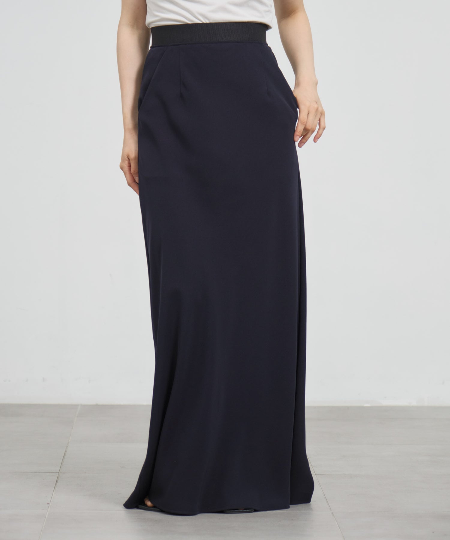 SEMI-FLARE SKIRT