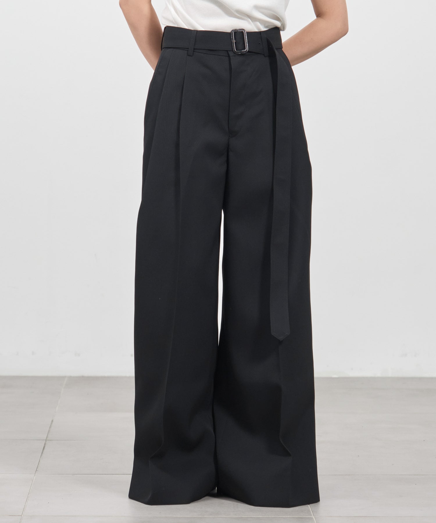 THE SLACKS BELTED 2 TUCK