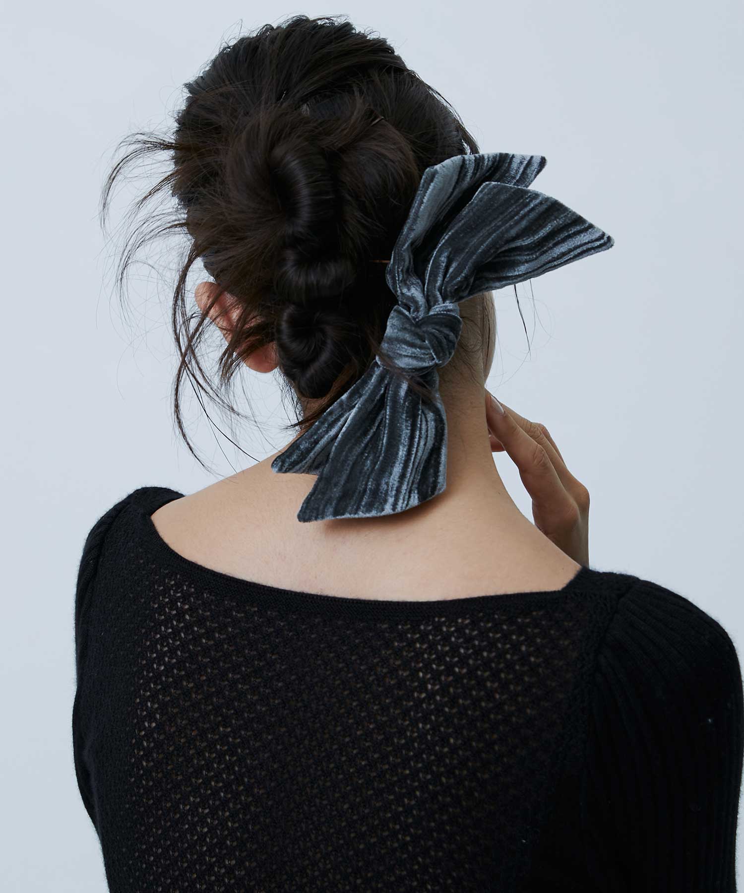 Velvet bow hair clip