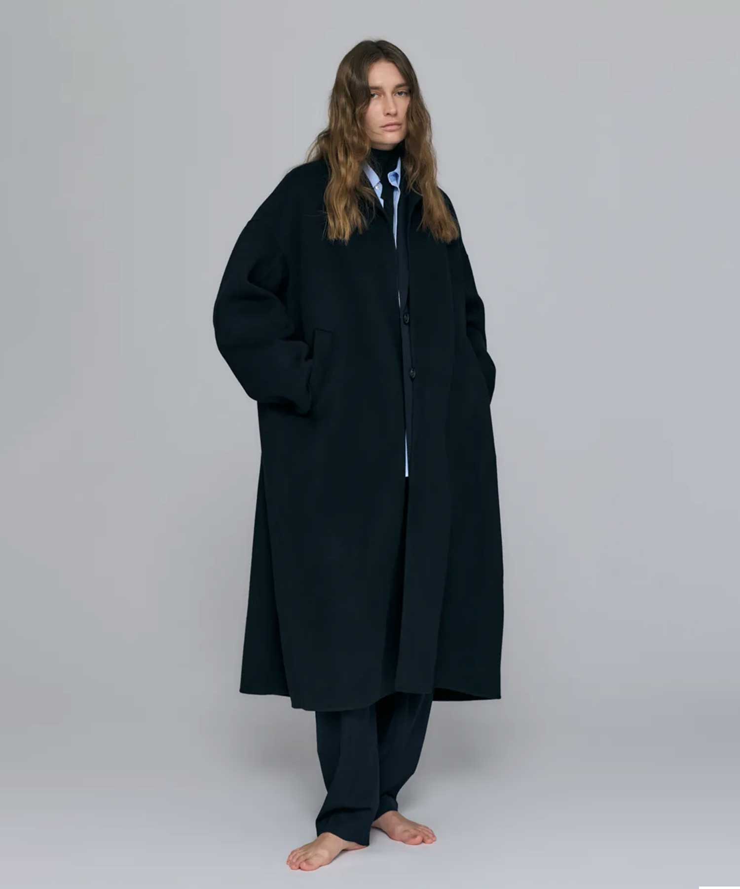 NO-COLLAR FLARE COAT