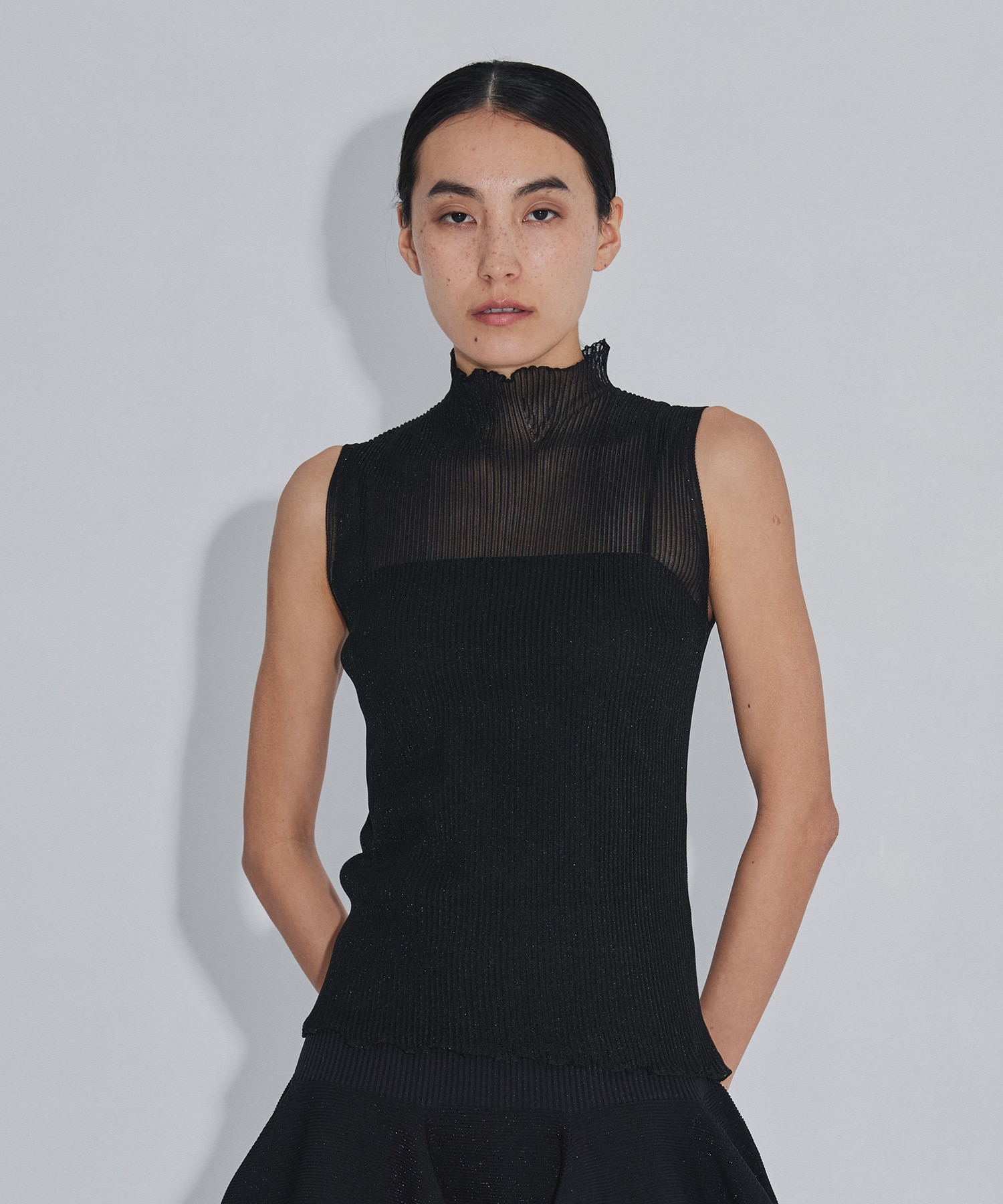 HYPHA LUCENT GLITTER SLEEVELESS TOP