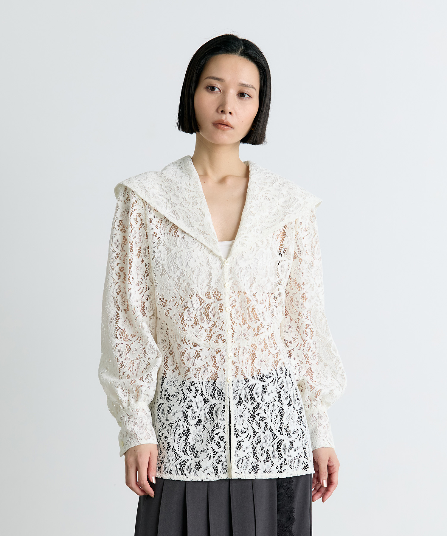 FLOCKED LACE SAILOR COLLAR BLOUSE