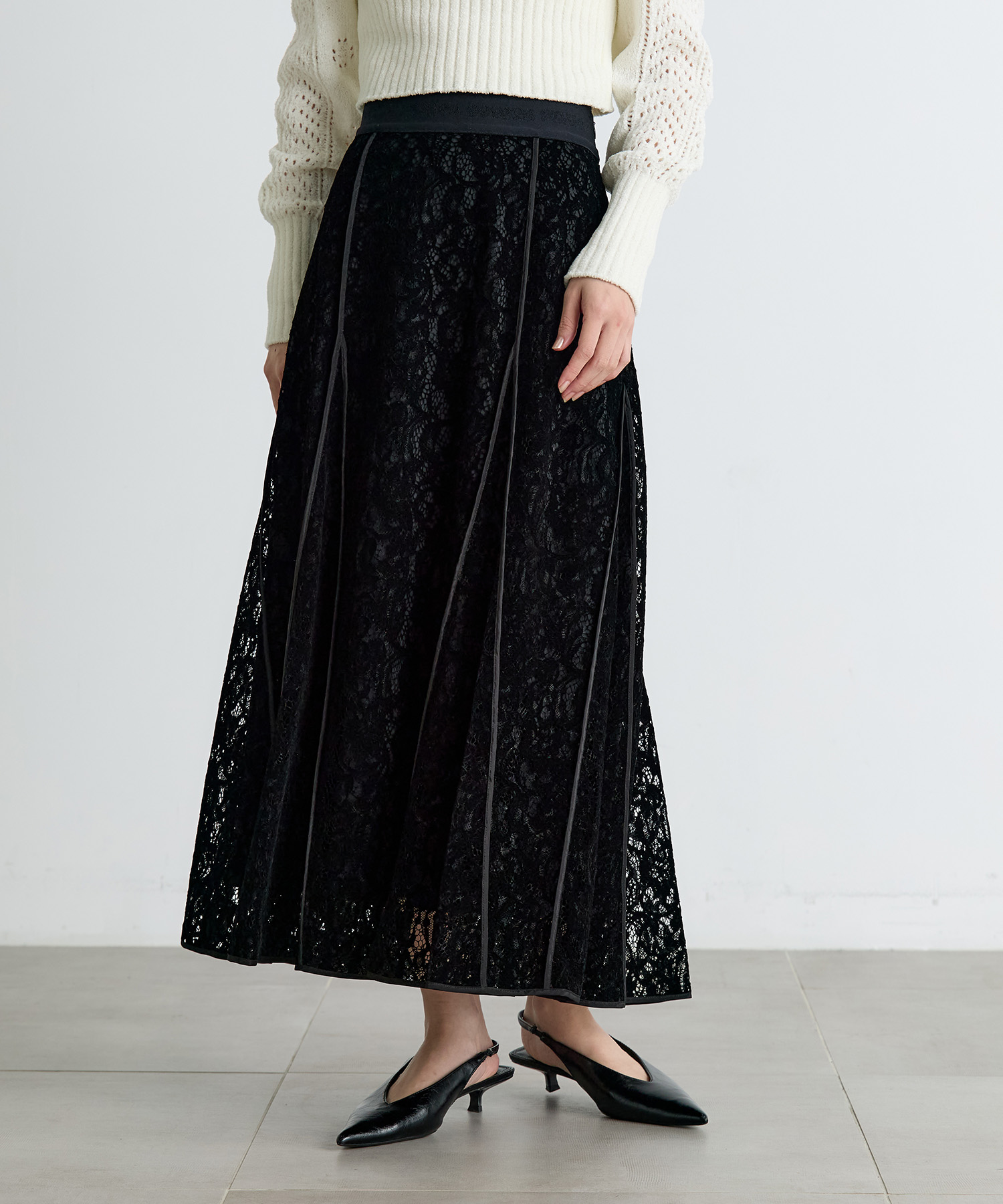 FLOCKED LACE FLARED SKIRT