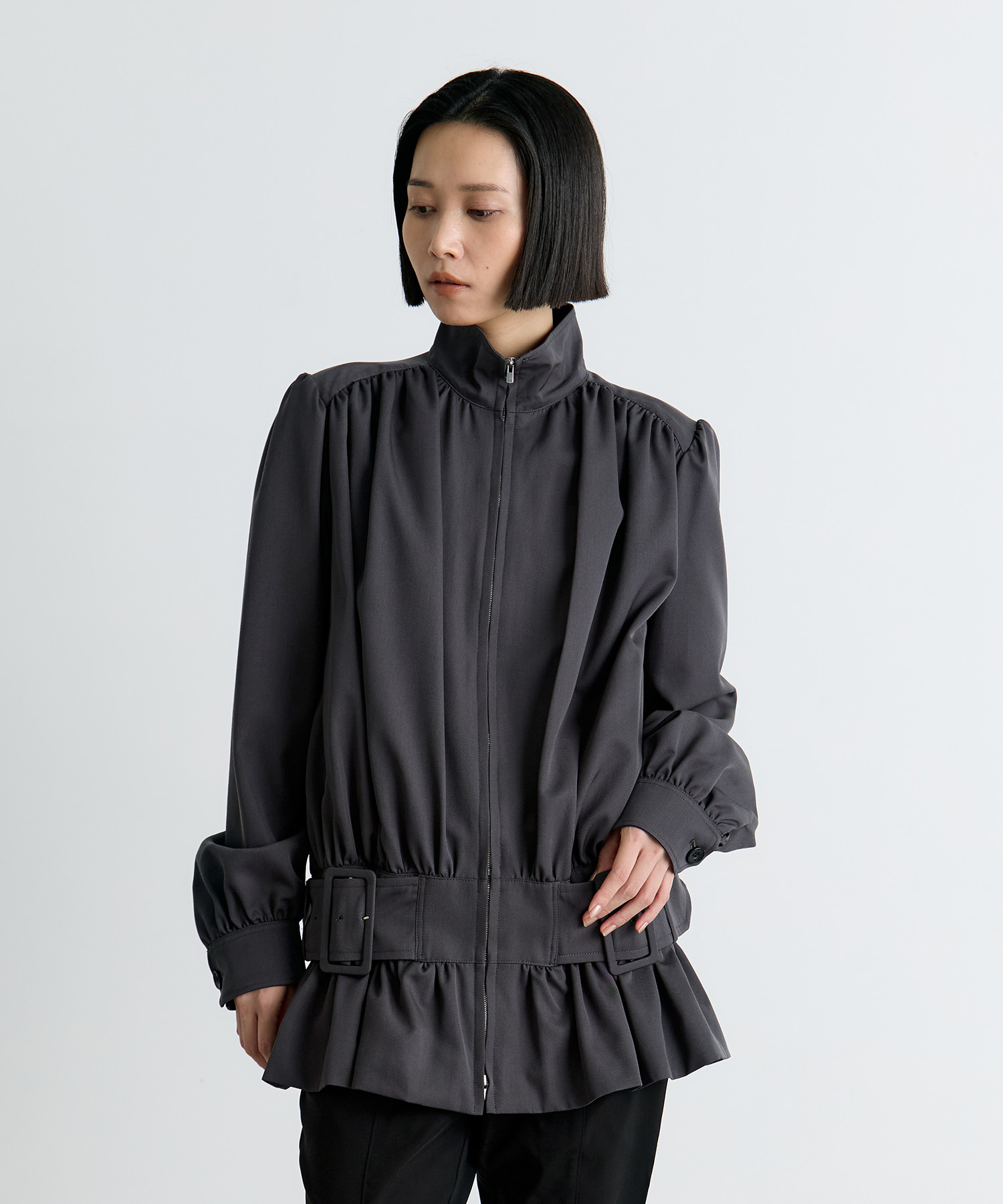 FINE WOOL SUITING GATHERED BELTED BLOUSON