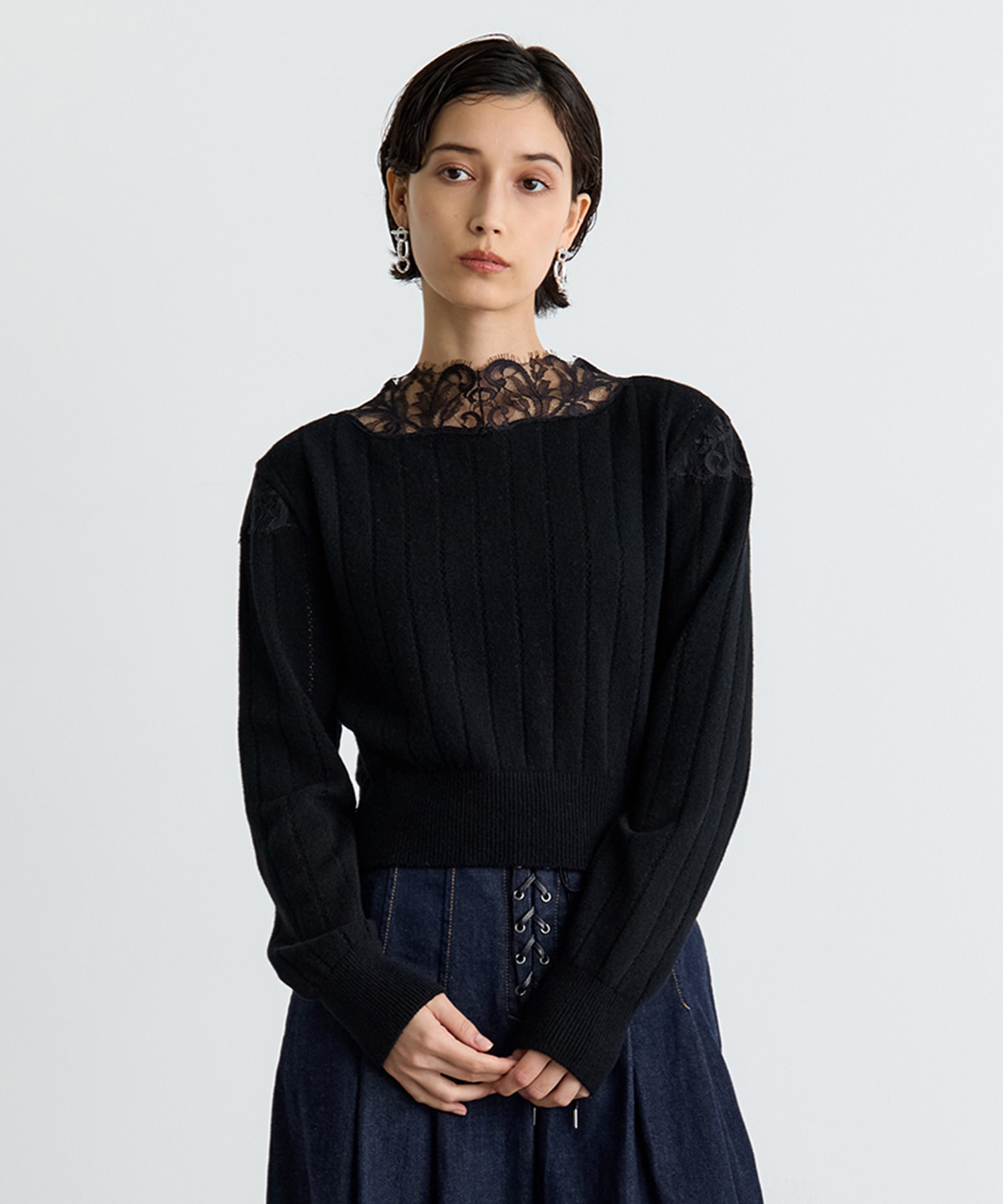 HAIRY LACE PANELED CROPPED PULLOVER