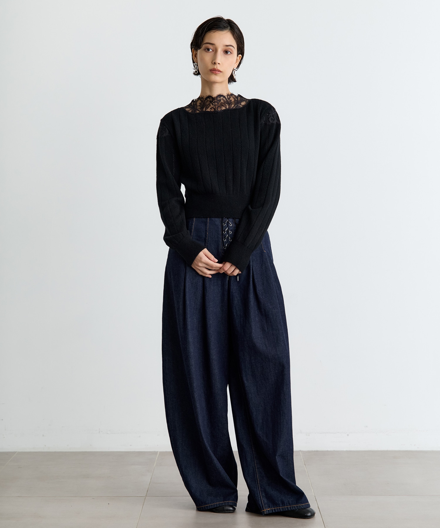 HAIRY LACE PANELED CROPPED PULLOVER