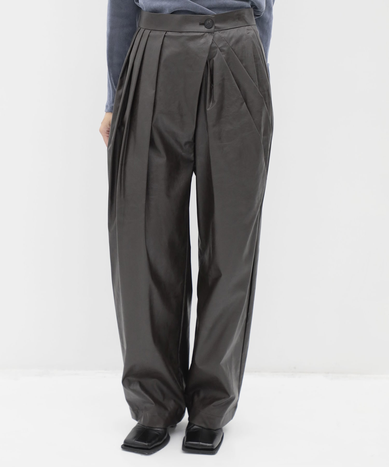 Leather Random Tuck Pants
